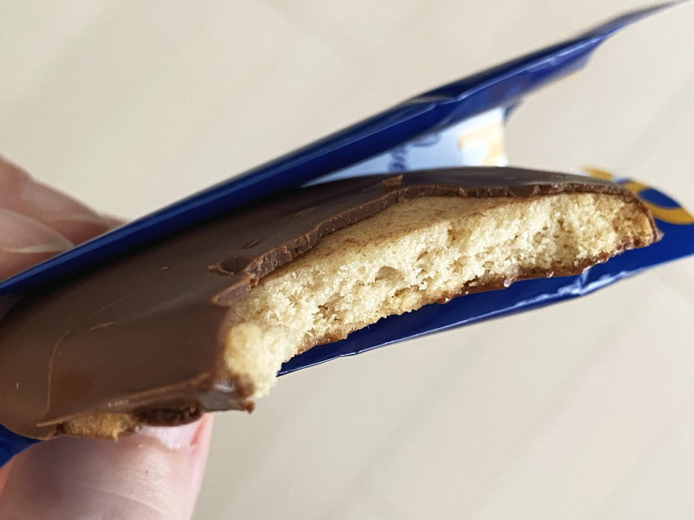 ショコラトリータカスのチョコレートクッキー 断面