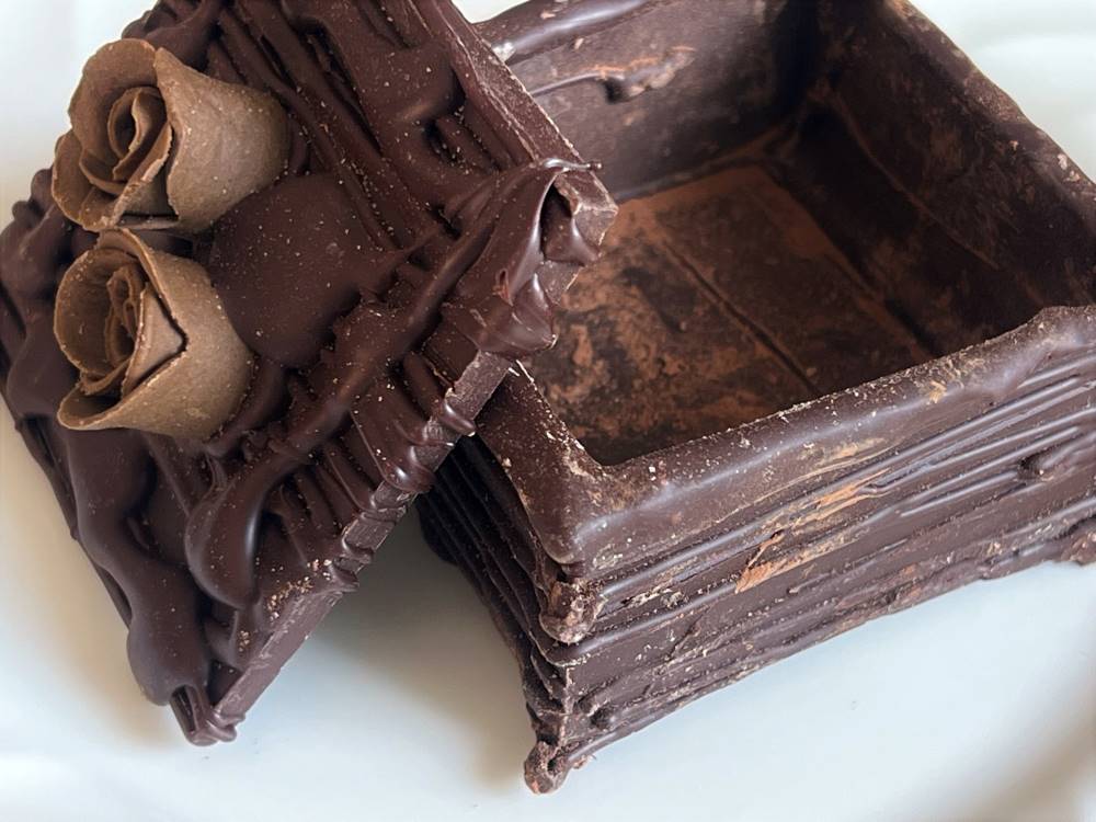 チョコレートで出来たボックス