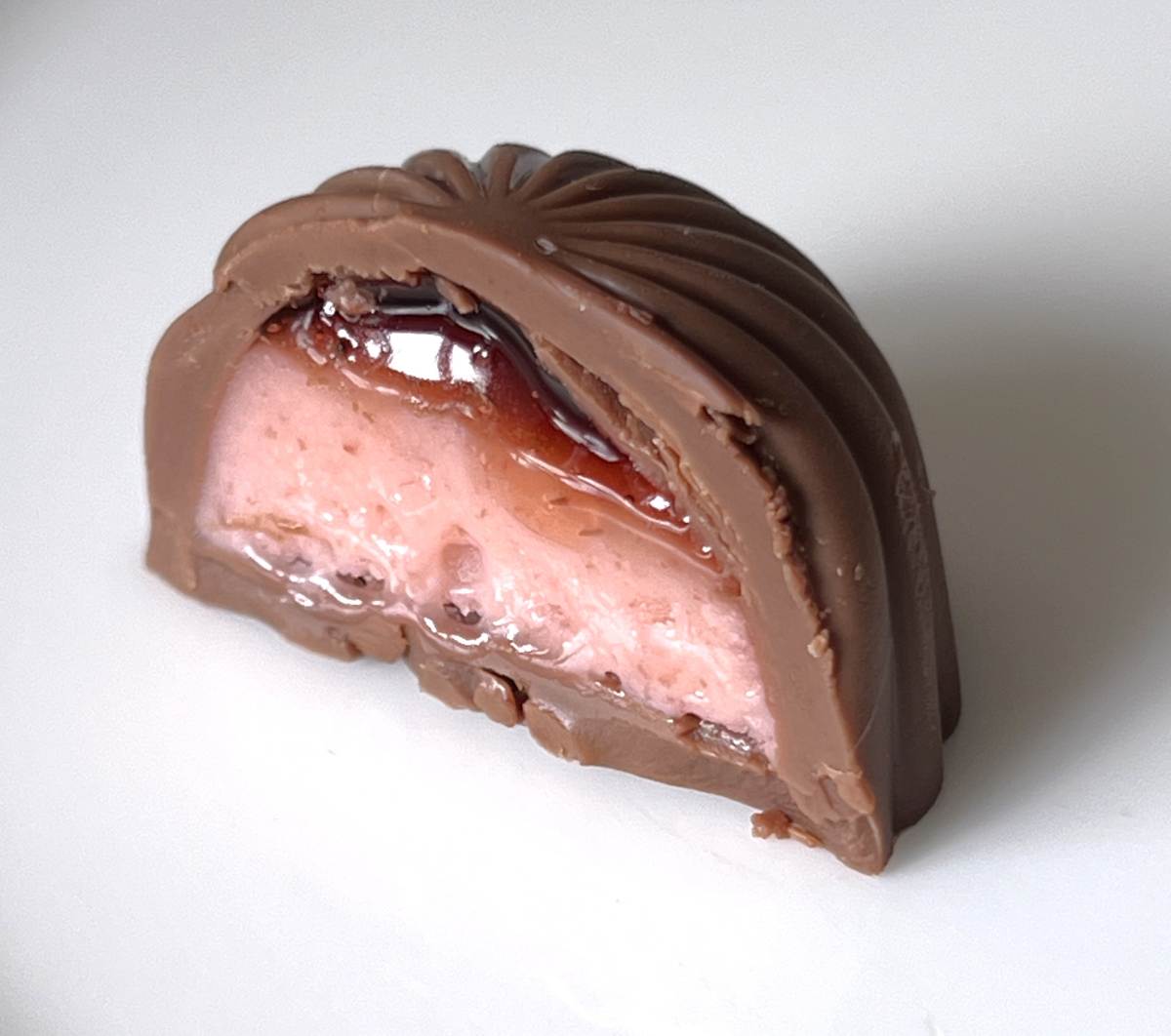 あまおうのボンボンショコラ 断面