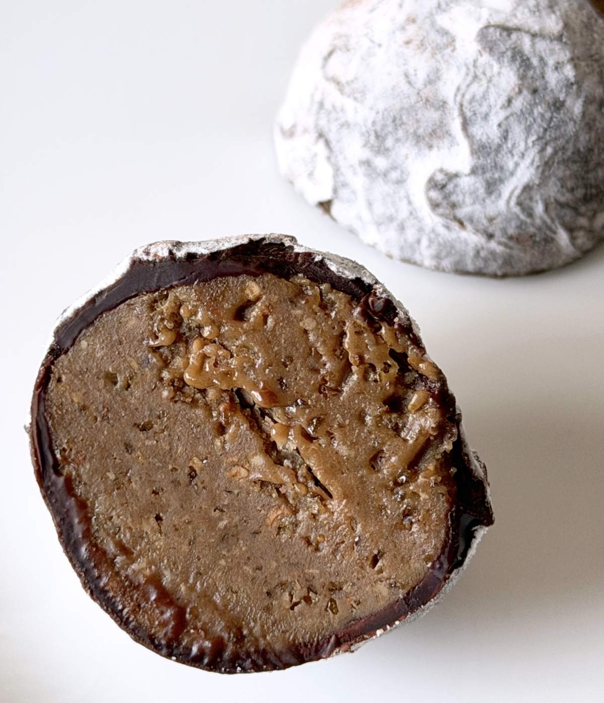 ヘーゼルジャンデューヤの断面